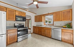 987 Kettle Creek Road, Eagan, MN 55123