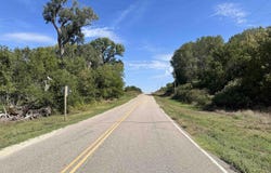 W Parallel & S Langdon Rd, Langdon, KS 67583