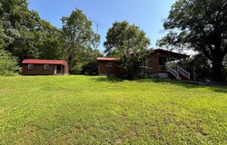 200 Watts Ln, BIG SANDY, TN 38221
