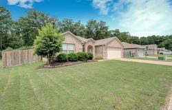 1204 Crossing Loop, Bryant, AR 72022