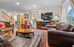 62 Pullman Lane, Hartford, VT 05001