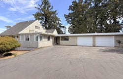 421 MCCLAINE St, Silverton, OR 97381
