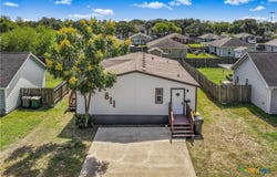 811 E Mesquite Lane, Victoria, TX 77901