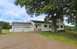 1286 Pushaw Road, Glenburn, ME 04401