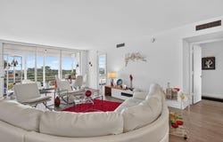 575 Oaks Lane, Pompano Beach, FL 33069