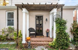 6 E CECIL ST, WINCHESTER, VA 22601