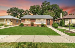 2425 Derby Road, Troy, MI 48084