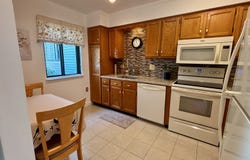 35 Nutmeg Road, Middlebury, CT 06762