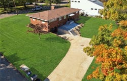 1423 Forrest Drive, Barberton, OH 44203