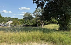 1701 N Valencia Dr, Kerrville, TX 78028