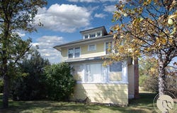 724 N Center Avenue, Hardin, MT 59034