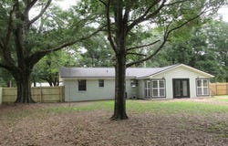 5143 Oakleaf Dr, Pace, FL 32571