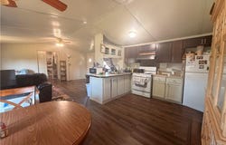 204 S Glass Street, Franklin, TX 77856