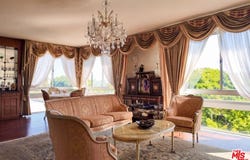 318 N Maple Dr, Beverly Hills, CA 90210