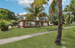 272 W 46th St, Hialeah, FL 33012
