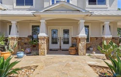 100 Mayfield Lane, Lockhart, TX 78644