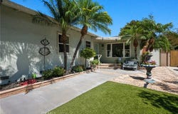 2019 Valencia, Santa Ana, CA 92706