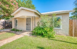 103 E Lampasas Street, Llano, TX 78643