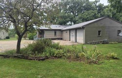 19 E Auburn Drive, Beloit, WI 53511