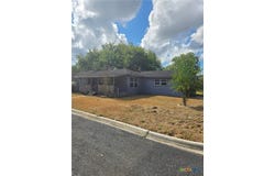 2001 E Forrest Street, Victoria, TX 77901