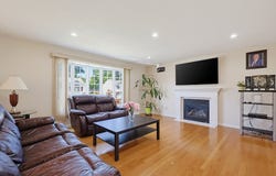 5 Ivy Cir, Randolph, MA 02368