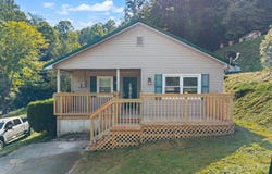 124 Holly Drive, Hazard, KY 41701