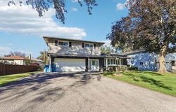 1302 E Greenwood Drive, Mount Prospect, IL 60056
