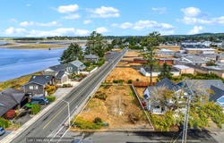 750 17TH Ave, Seaside, OR 97138
