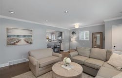 220 N Chocolay Avenue, Clawson, MI 48017