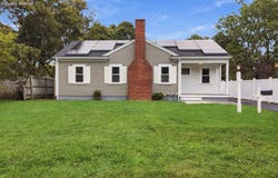 18 Murphy Road, Hyannis, MA 02601
