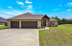 1022 Skyridge Dr, Elgin, OK 73538