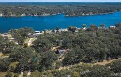1168 Pawnee Drive, Cuba, MO 65453