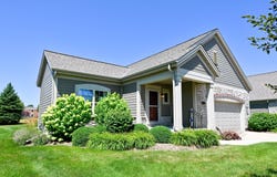 W179N11493 Blackstone Cir, Germantown, WI 53022