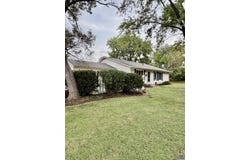 1522 SW McAlister AVE, Topeka, KS 66604