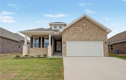 1100 Garrett Lane, Centerton, AR 72719
