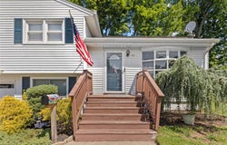 24 Maplewood Boulevard, Suffern, NY 10901