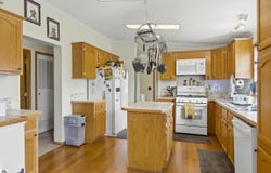25 E River Road, Traverse City, MI 49696