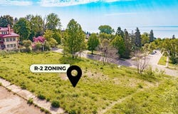 E 2nd St, Duluth, MN 55812