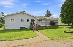 915 9th Ave, Two Harbors, MN 55616