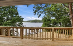 173 Bayshore Lane, Edwards, MO 65326