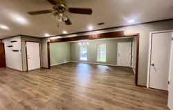 1110 Valley Dr, Laurel, MS 39440