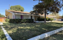 1305 E Avenue J3, Lancaster, CA 93535