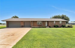 1912 N Watts, Sayre, OK 73662
