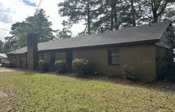 1008 Elvis Presley Dr, Tupelo, MS 38804