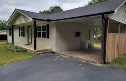 2205 Lone Oak, PARIS, TN 38242