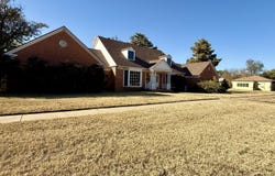 321 10th, Memphis, TX 79245