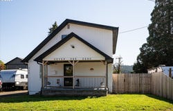 710 S 3RD St, CottageGrove, OR 97424