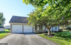 25 W EPPLEY Drive, CARLISLE, PA 17015