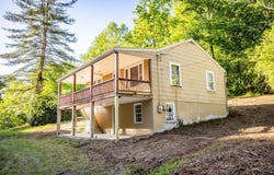 32 BACK HOLW, LEXINGTON, VA 24450