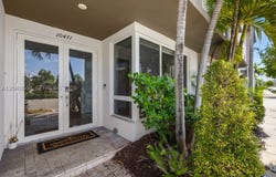 10471 NW 66th St, Doral, FL 33178